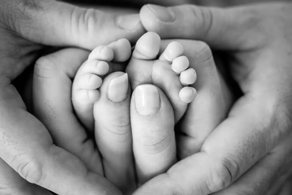 Babyfotografie Weilheim – ruhige und natürliche Studioaufnahme