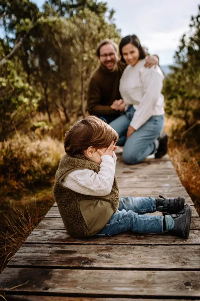 Familienfotos München mit spielenden Kindern